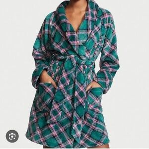 Brand New with tags Victoria’s Secret Short cozy robe- Size XS/S
